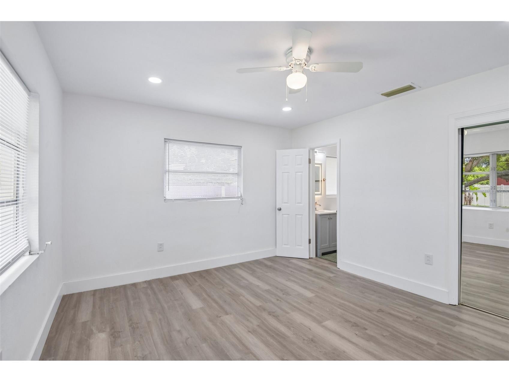 104 S Hercules Avenue Clearwater FL 33765 TB8526162 image13
