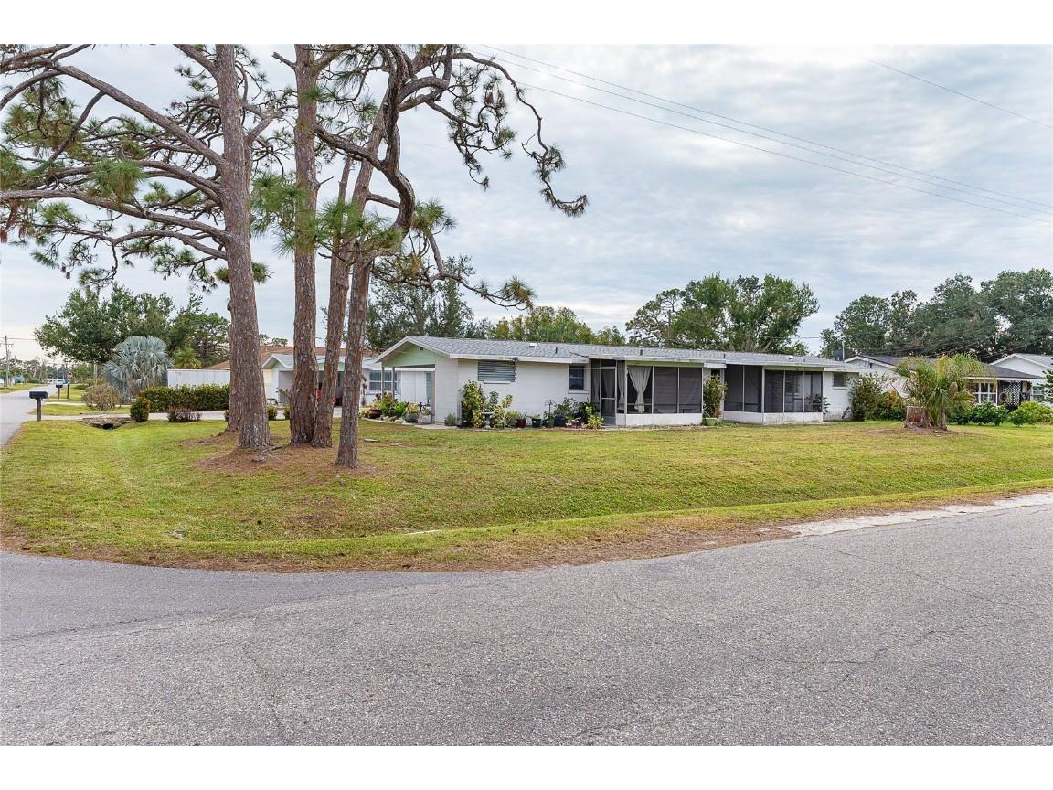 104 S New York Avenue Englewood FL 34223 N6136358 image1
