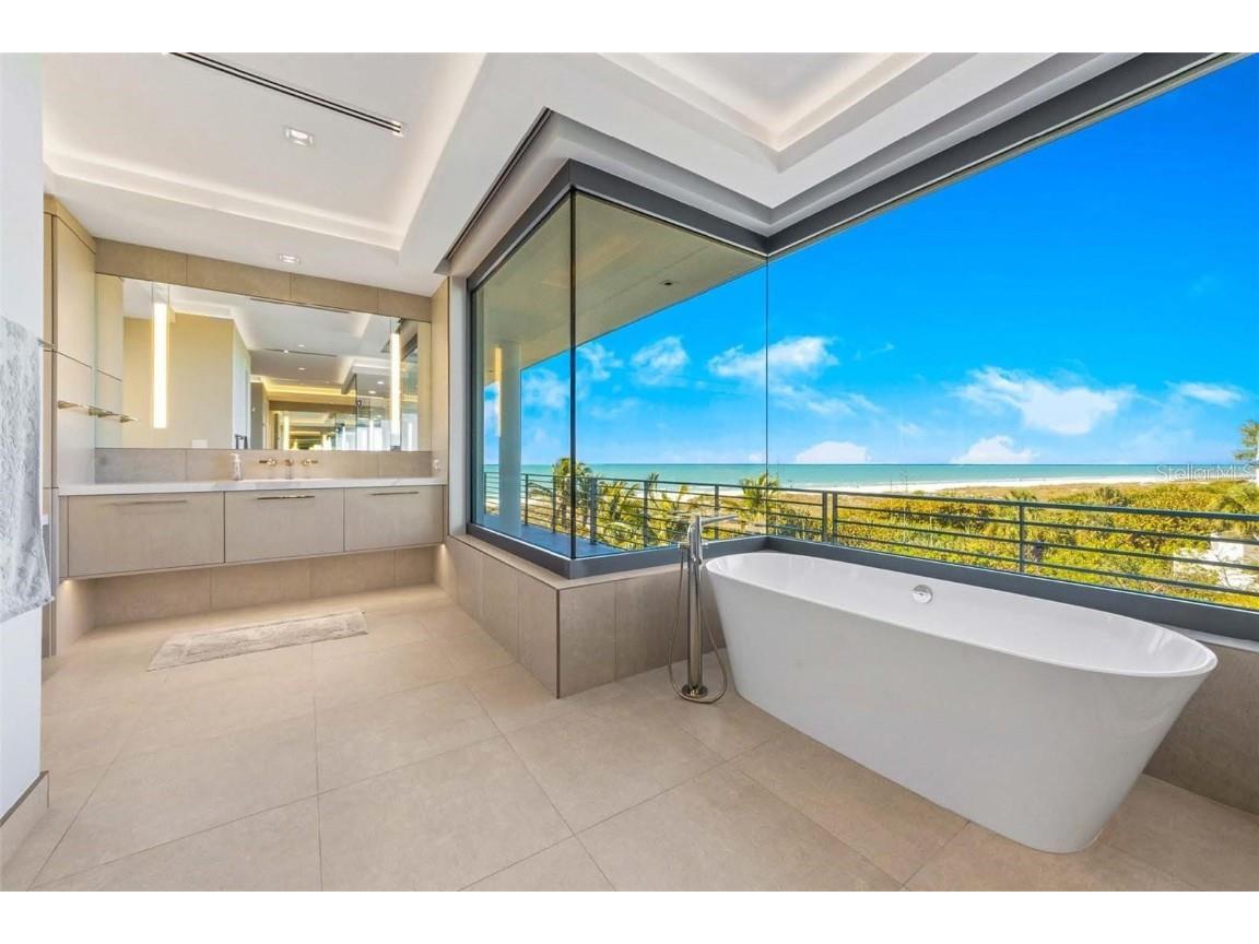 104 Sunset Lane Holmes Beach FL 34217 - GULF OF MEXICO A4674426 image28