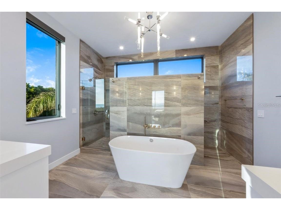 104 Sunset Lane Holmes Beach FL 34217 - GULF OF MEXICO A4674426 image31