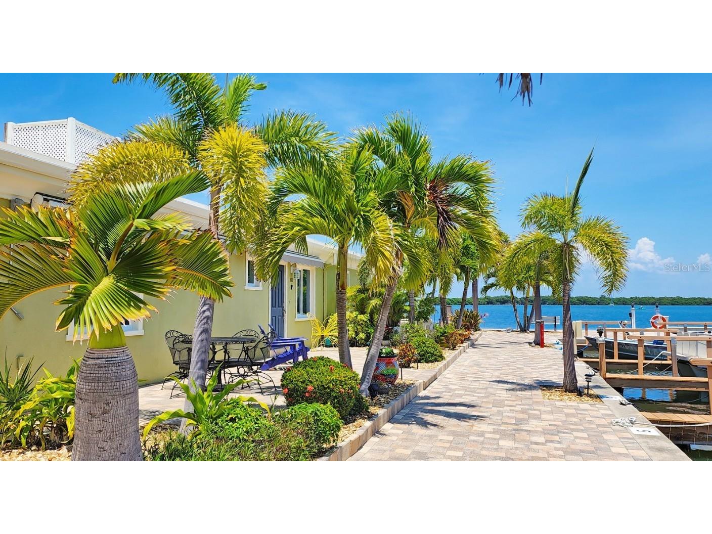 104 Twin Shores Boulevard #104 Longboat Key FL 34228 - SARASOTA BAY GULF OF MEXICO A4534387 image1