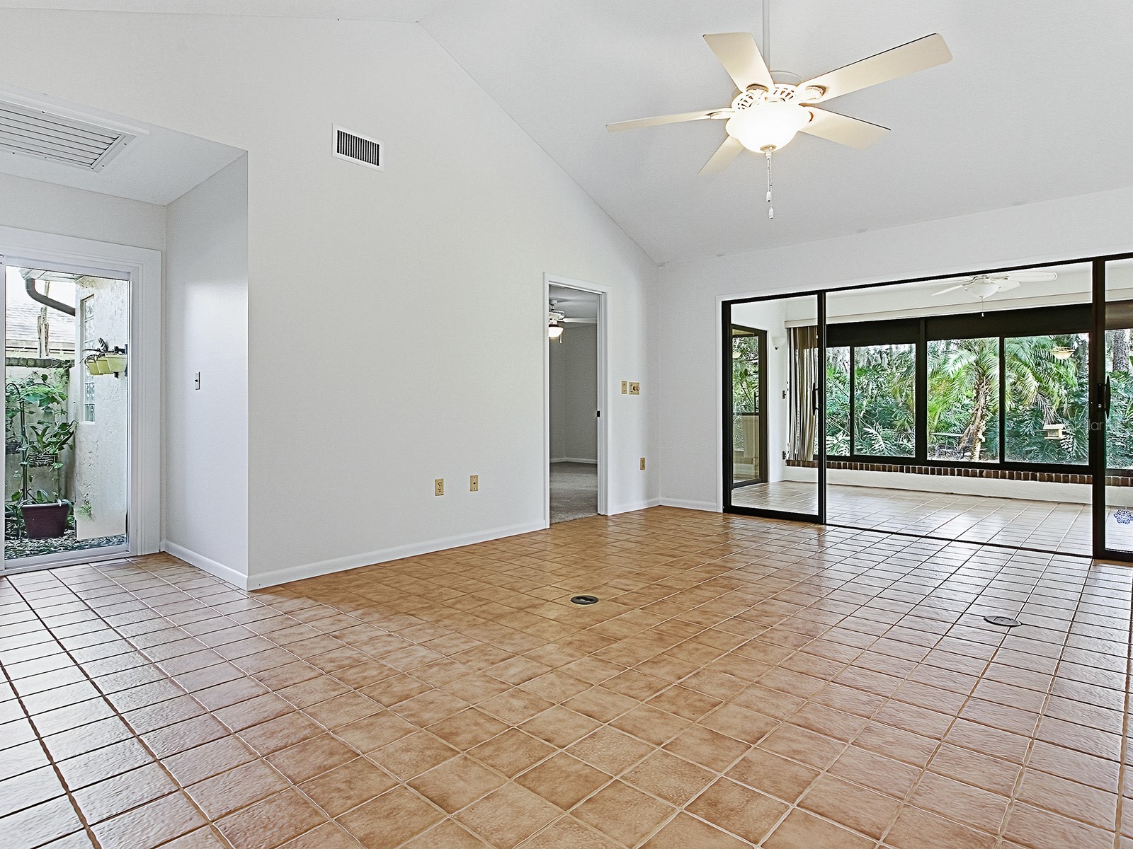 104 Waterwood Drive Yalaha FL 34797 - LAKE HARRIS G5107033 image13