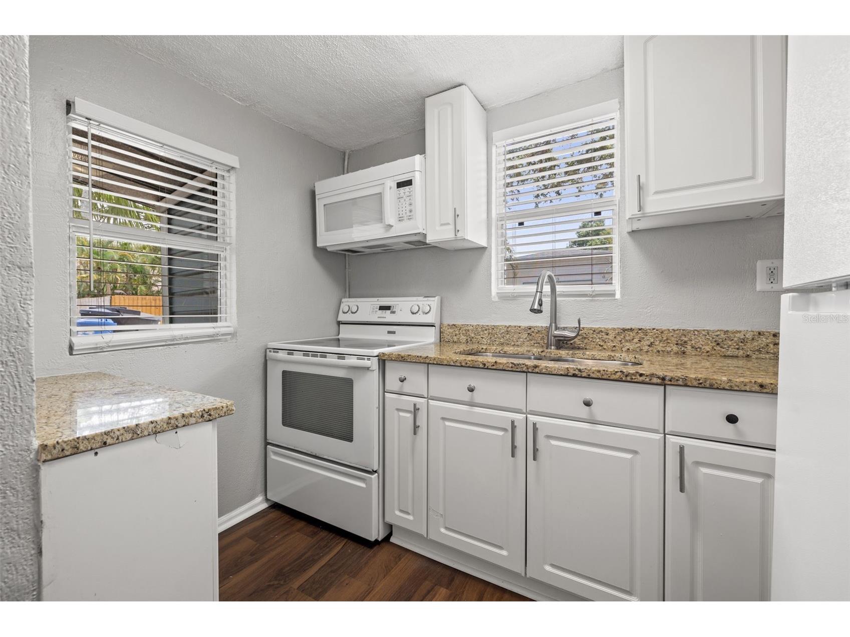 1040 19th Avenue N Saint Petersburg FL 33704 A4662987 image21