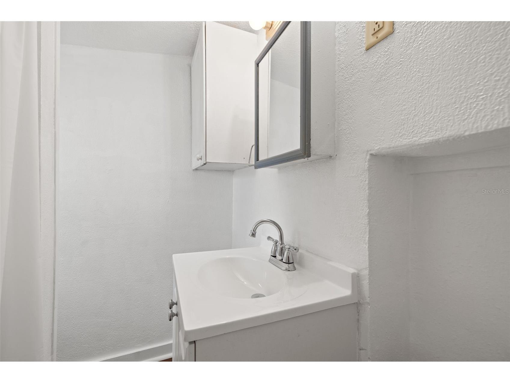1040 19th Avenue N Saint Petersburg FL 33704 A4662987 image29