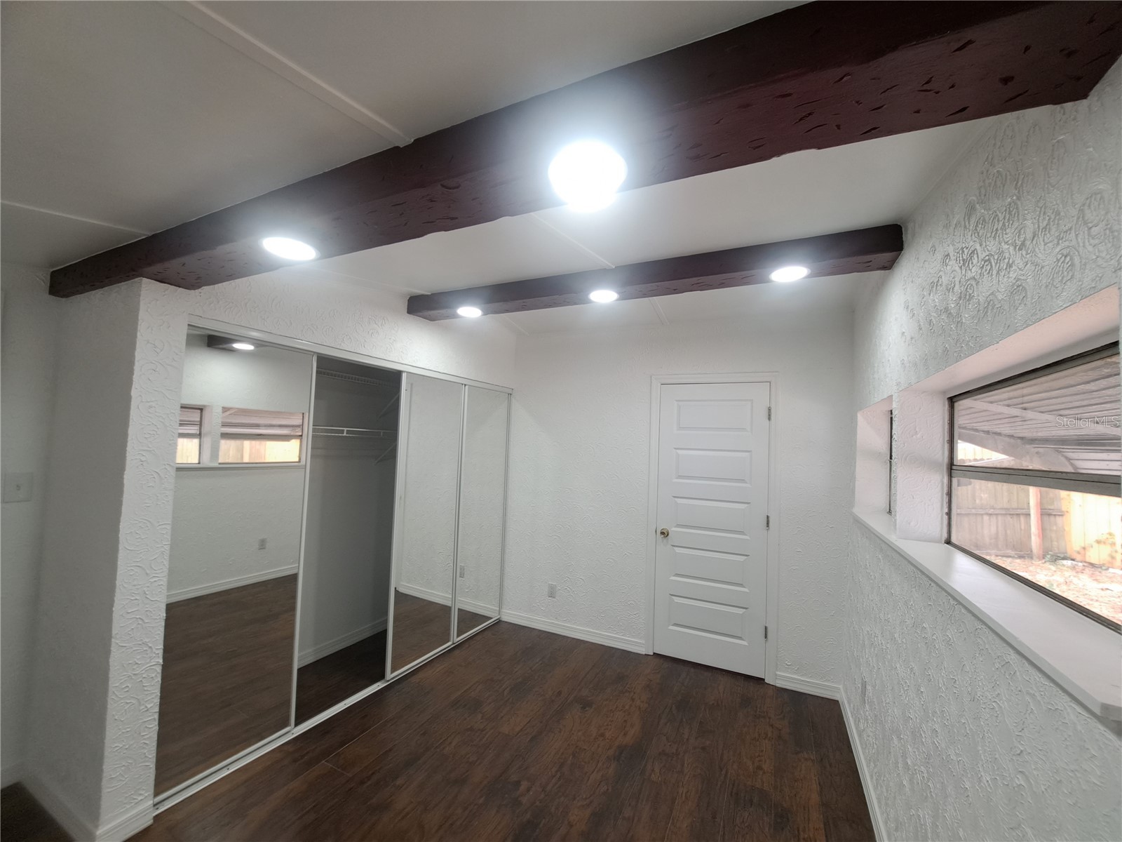 1040 65th Street S South Pasadena FL 33707 TB8422462 image24