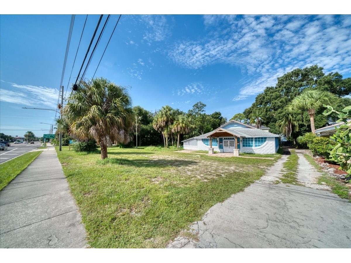 1040 Broadway Dunedin FL 34698 TB8475031 image8