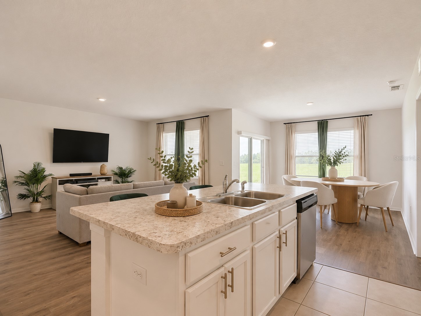 1040 Cambridge Drive Winter Haven FL 33881 OM727915 image16