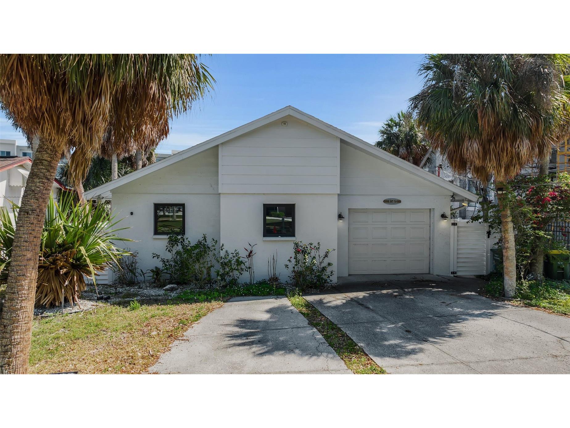 1040 Sylvan Drive Sarasota FL 34234 - WHITAKER BAYOU A4687776 image1