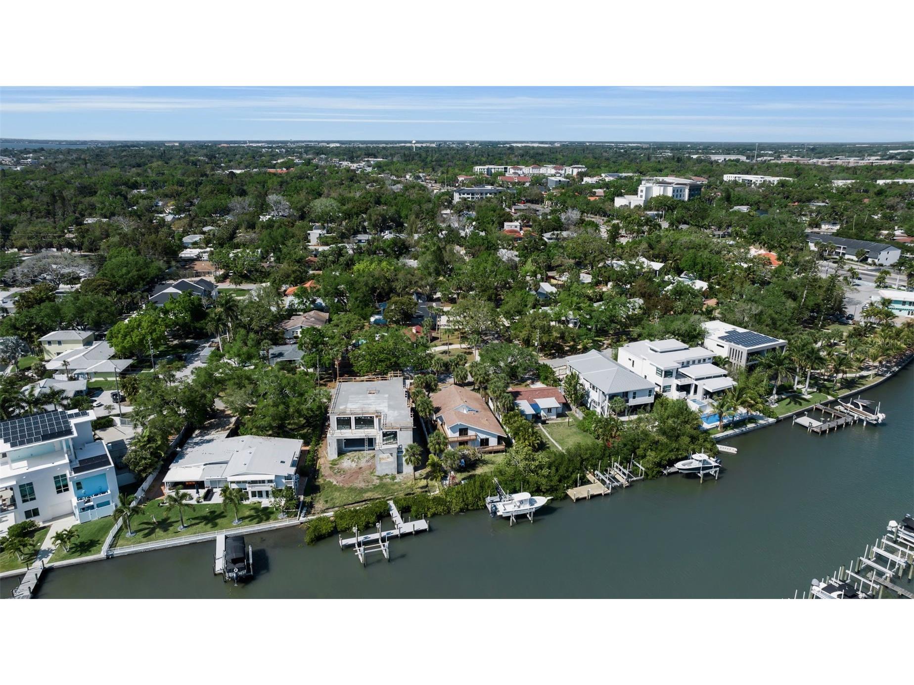 1040 Sylvan Drive Sarasota FL 34234 - WHITAKER BAYOU A4687776 image3