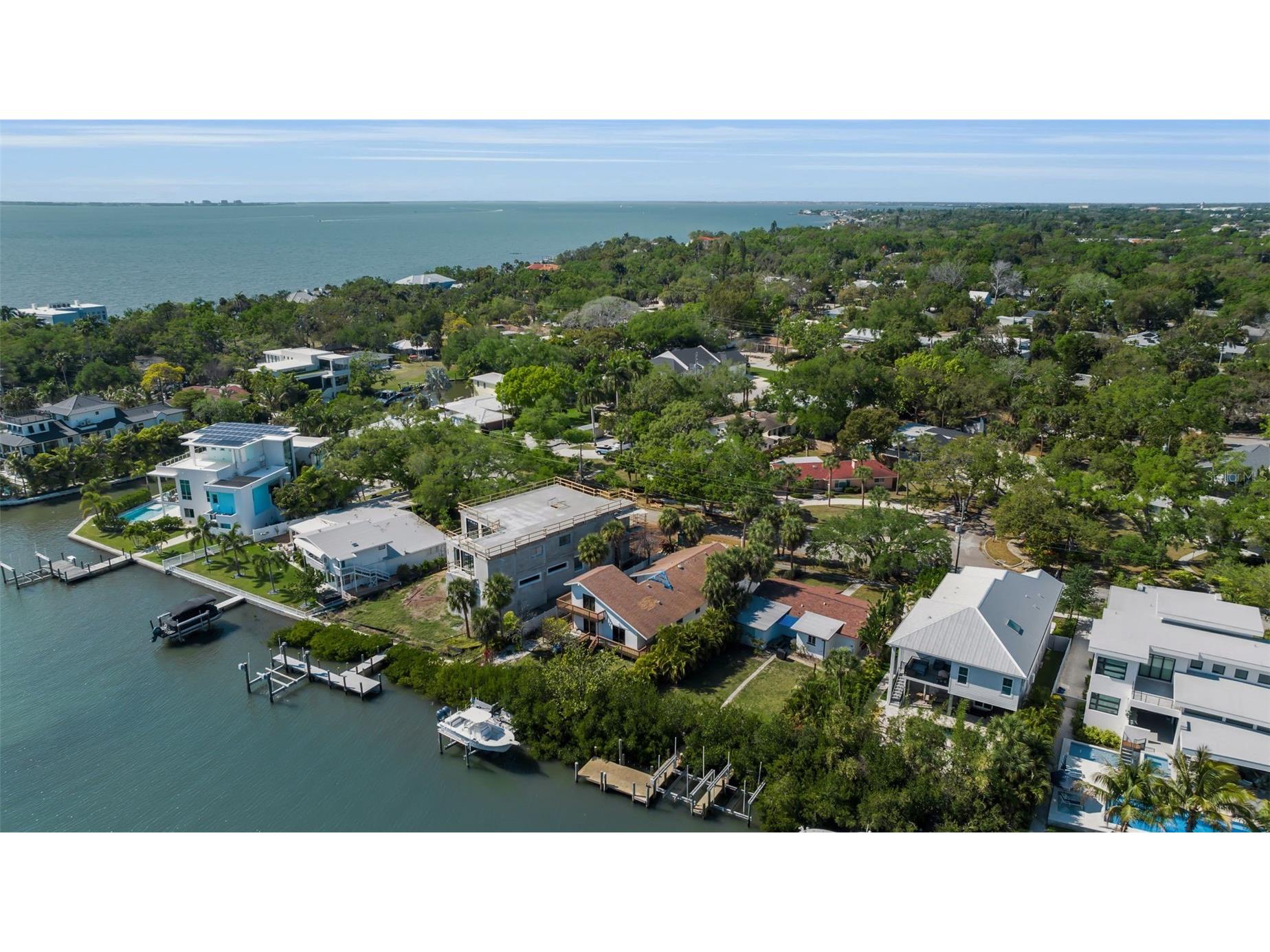 1040 Sylvan Drive Sarasota FL 34234 - WHITAKER BAYOU A4687776 image4