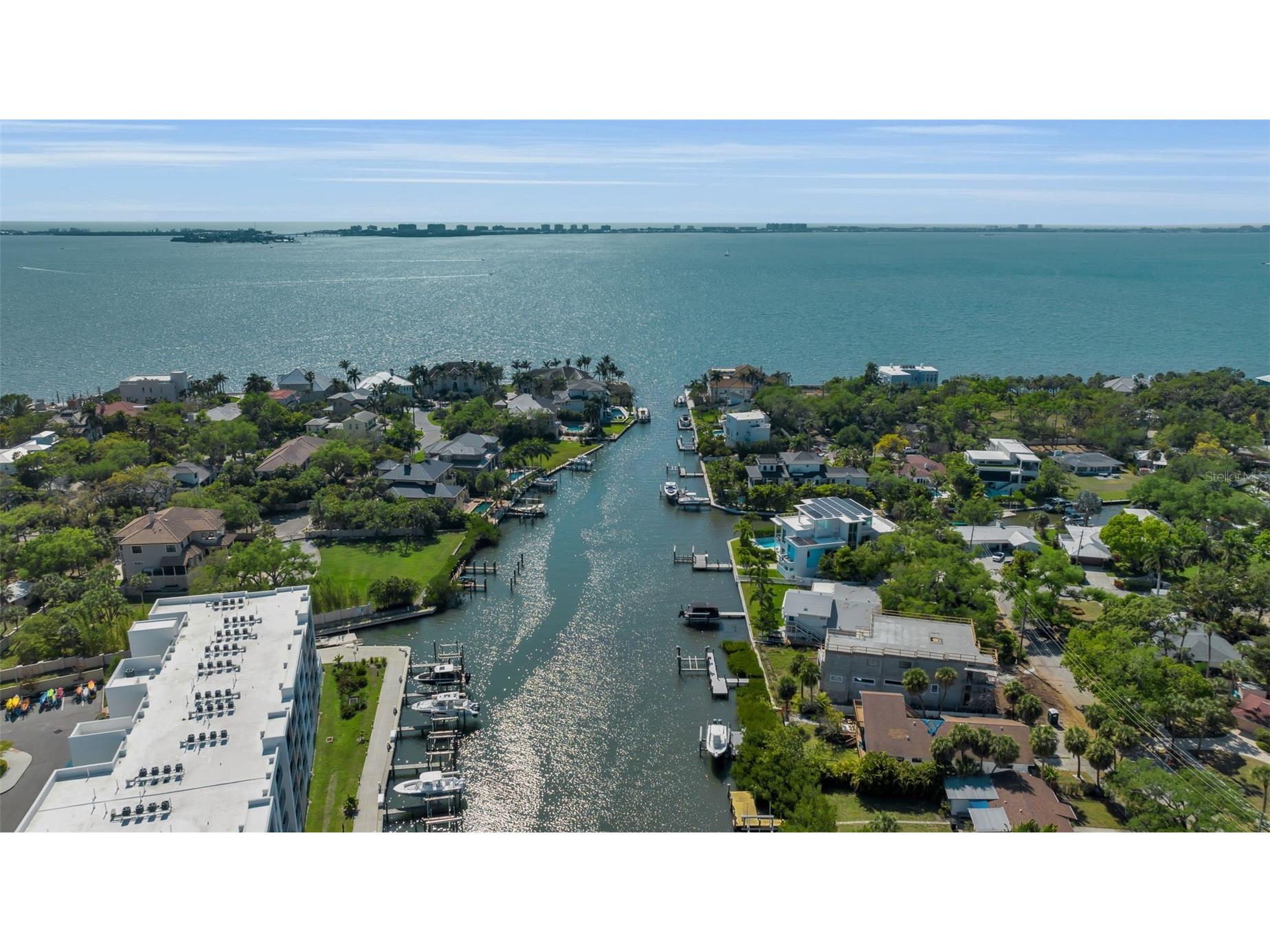 1040 Sylvan Drive Sarasota FL 34234 - WHITAKER BAYOU A4687776 image5