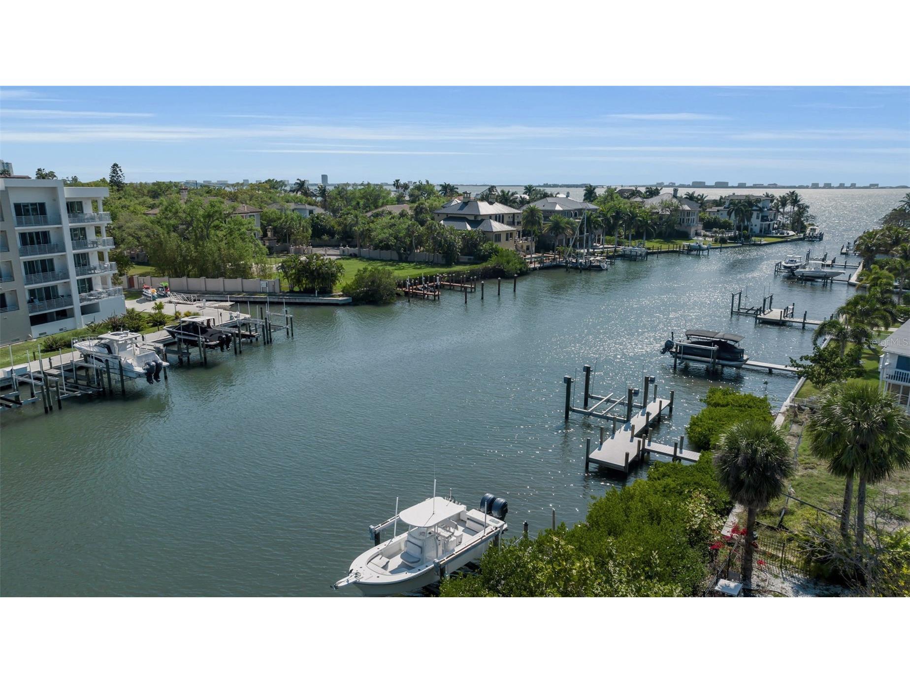 1040 Sylvan Drive Sarasota FL 34234 - WHITAKER BAYOU A4687776 image7