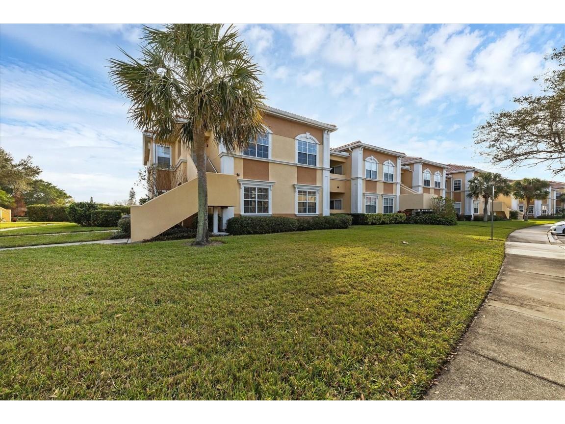 1040 Villagio Circle #101 Sarasota FL 34237 A4591575 image1