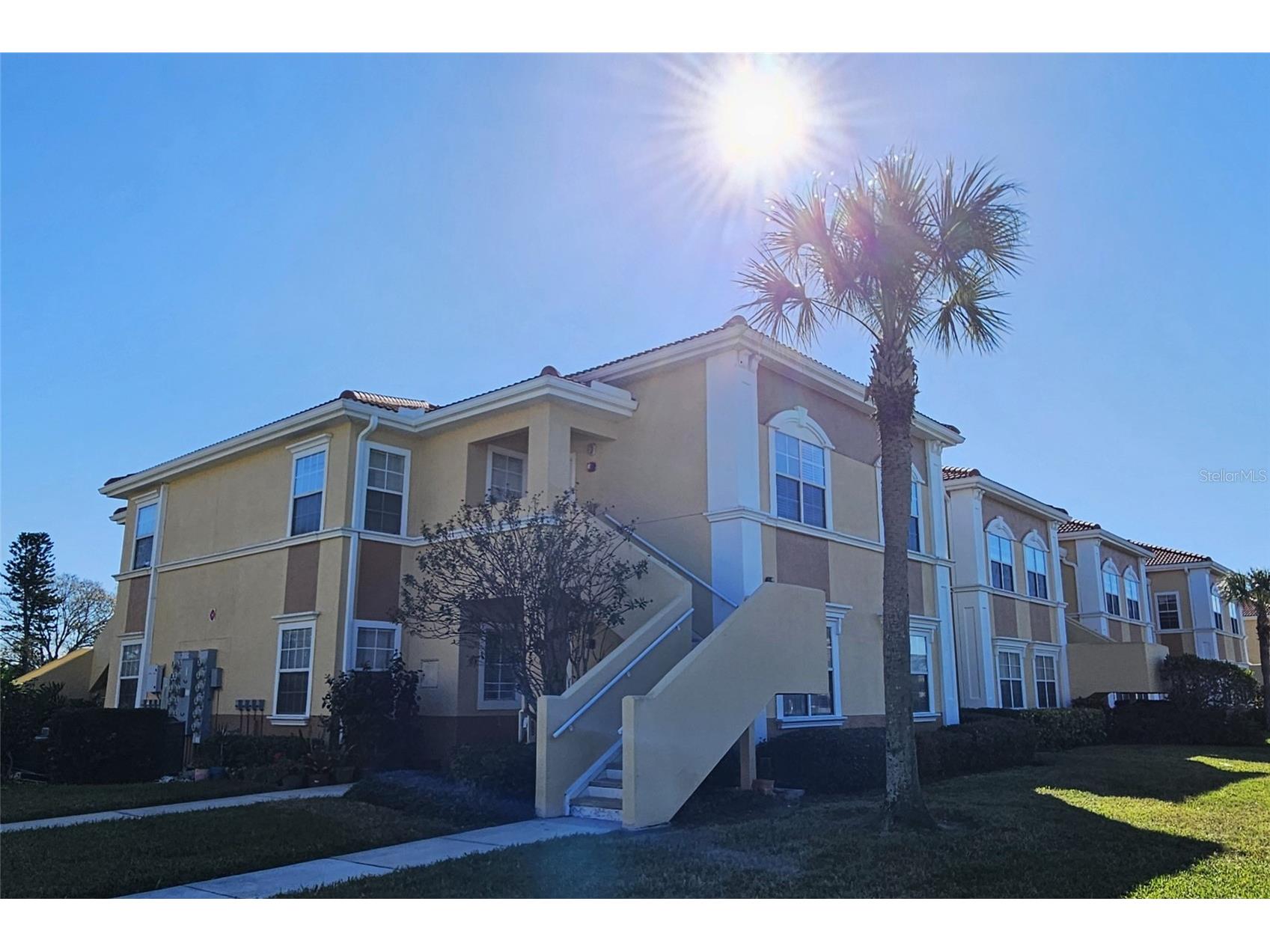 1040 Villagio Circle #201 Sarasota FL 34237 A4680583 image1