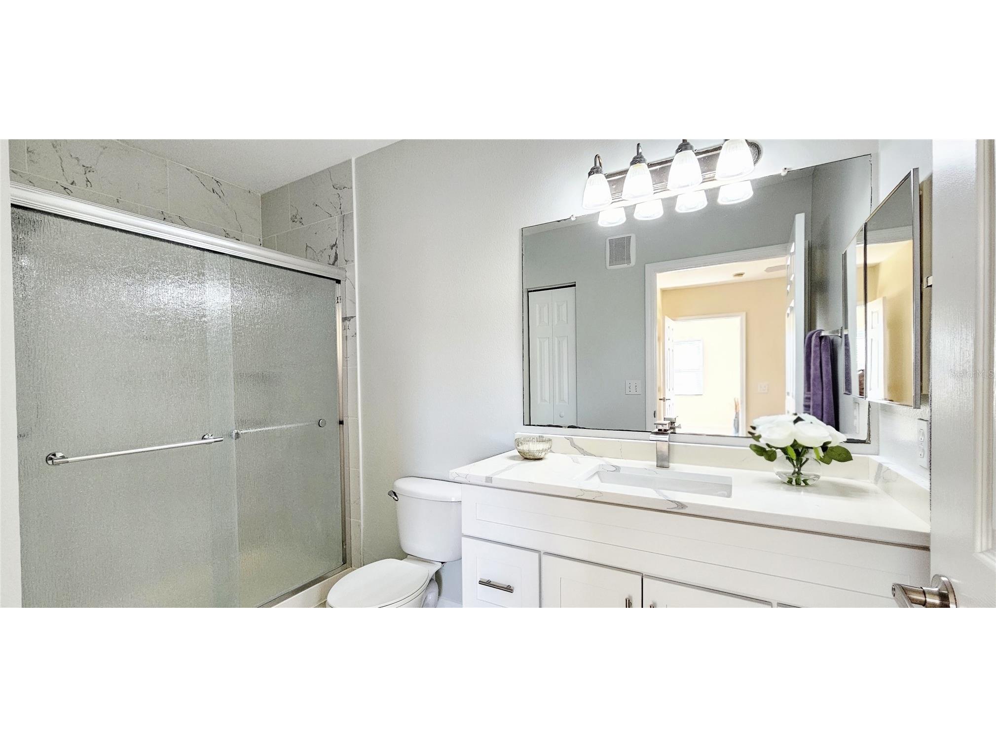 1040 Villagio Circle #201 Sarasota FL 34237 A4680583 image6