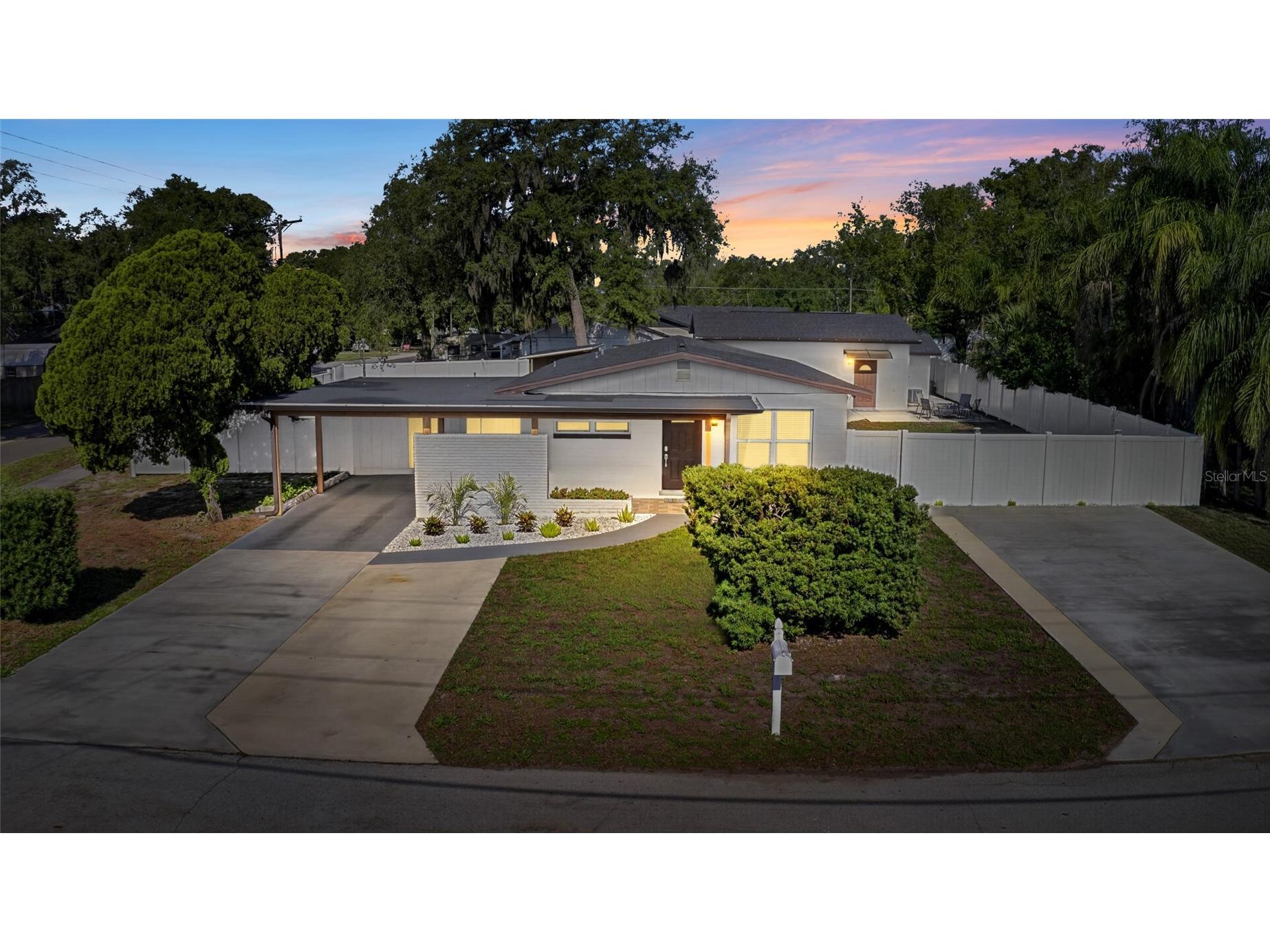 10402 N Pawnee Avenue Tampa FL 33617 TB8511255 image1
