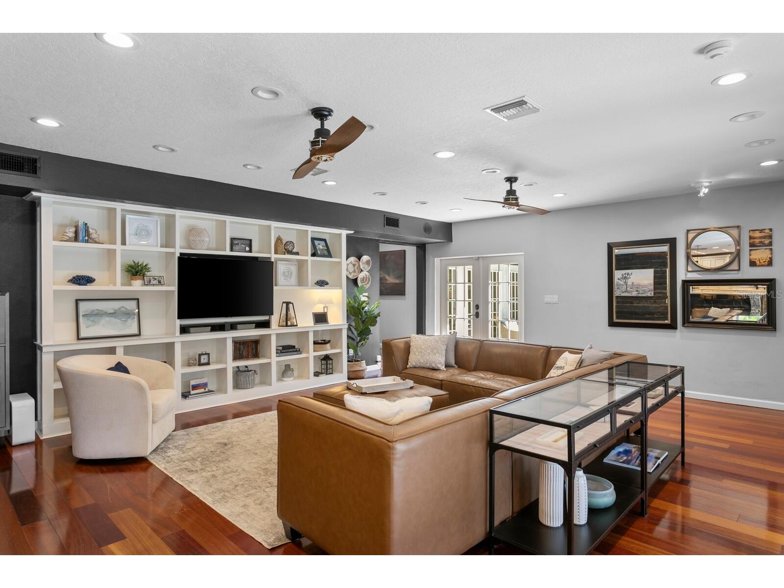 10402 Oakbrook Drive Tampa FL 33618 TB8473311 image27