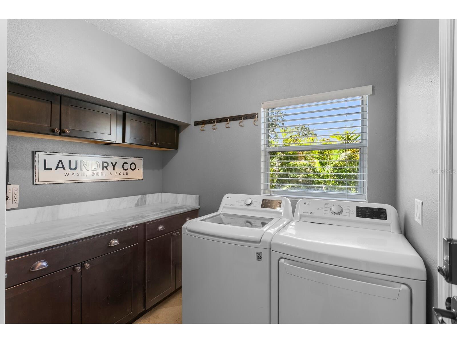 10402 Oakbrook Drive Tampa FL 33618 TB8473311 image40