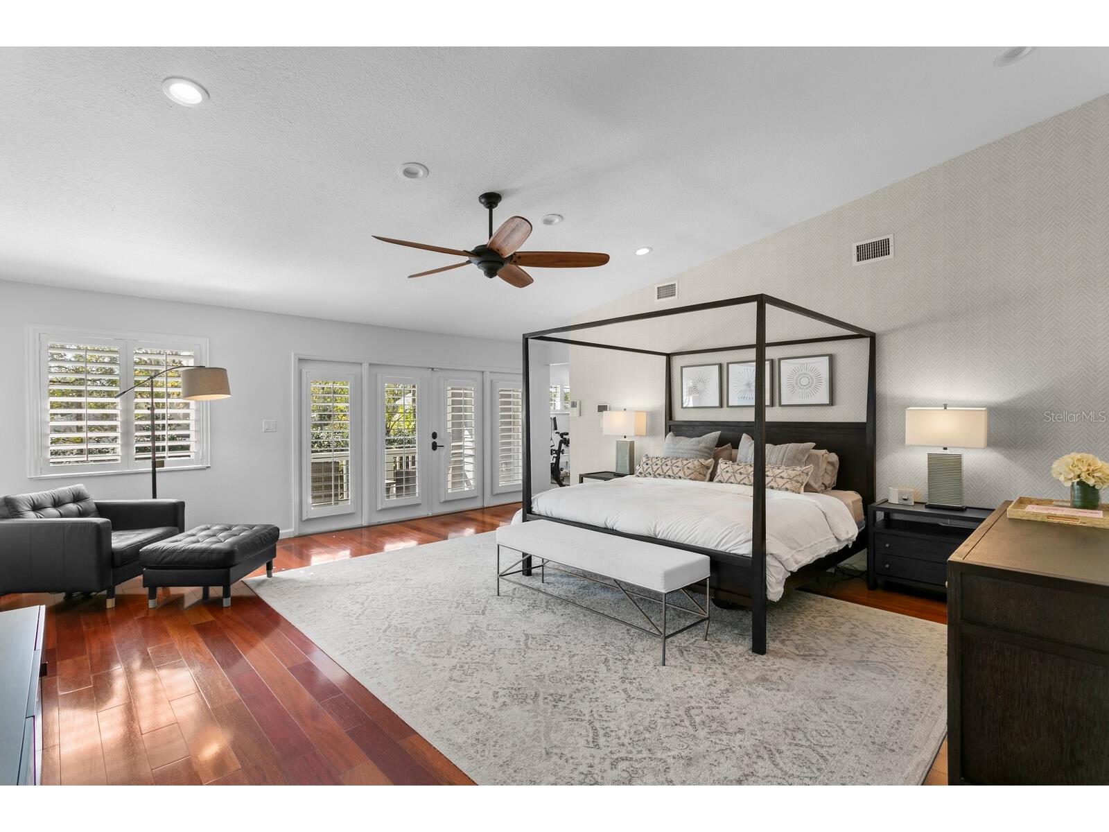 10402 Oakbrook Drive Tampa FL 33618 TB8473311 image51