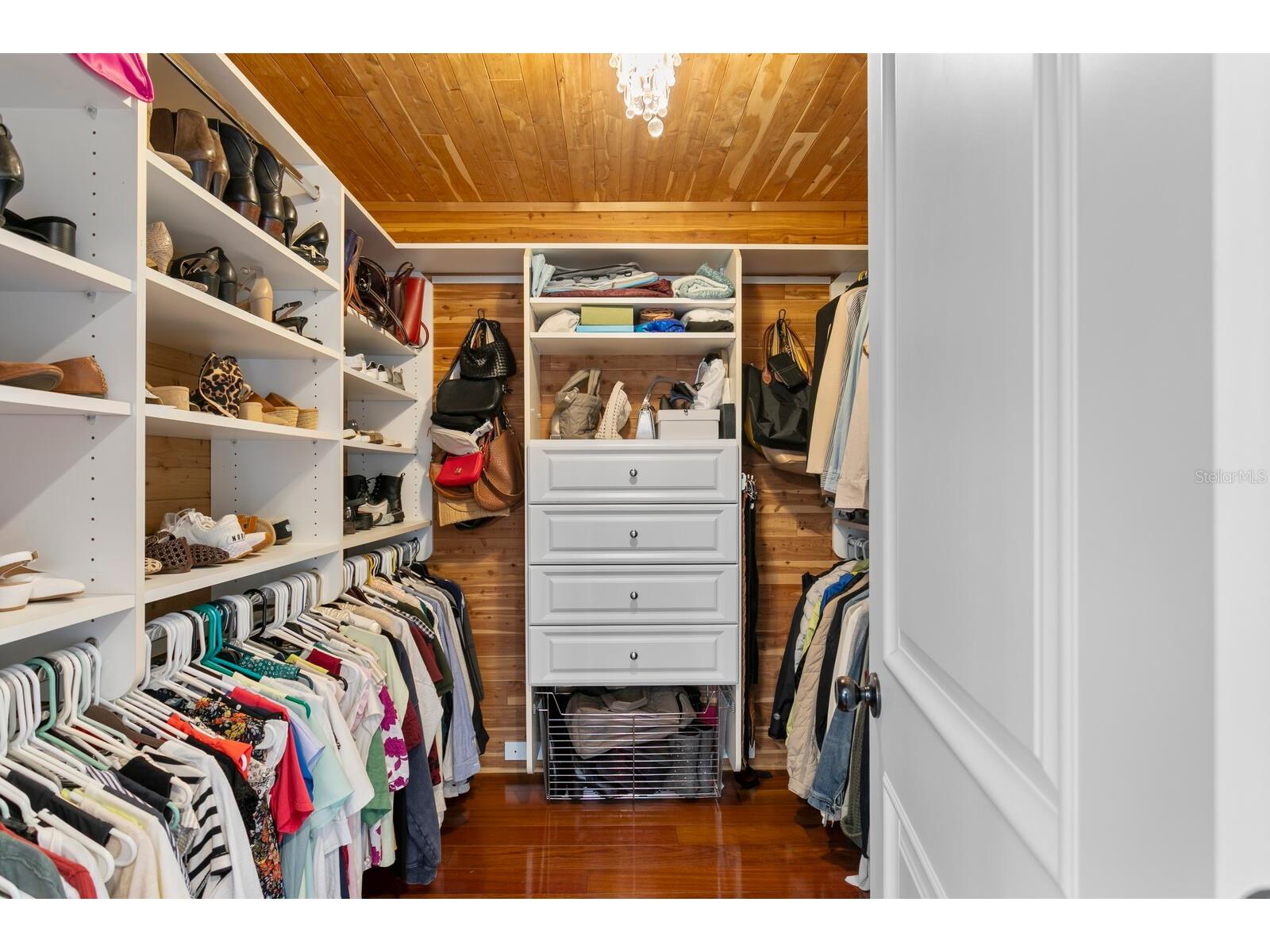 10402 Oakbrook Drive Tampa FL 33618 TB8473311 image57