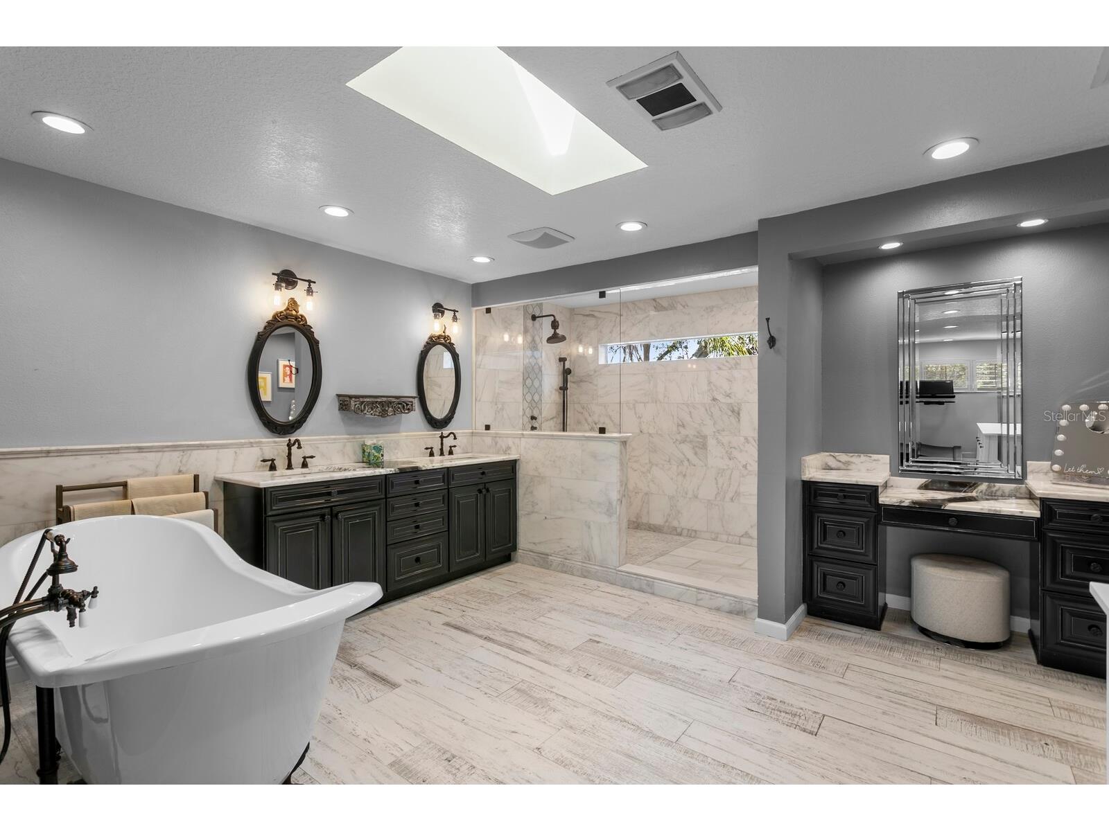 10402 Oakbrook Drive Tampa FL 33618 TB8473311 image59