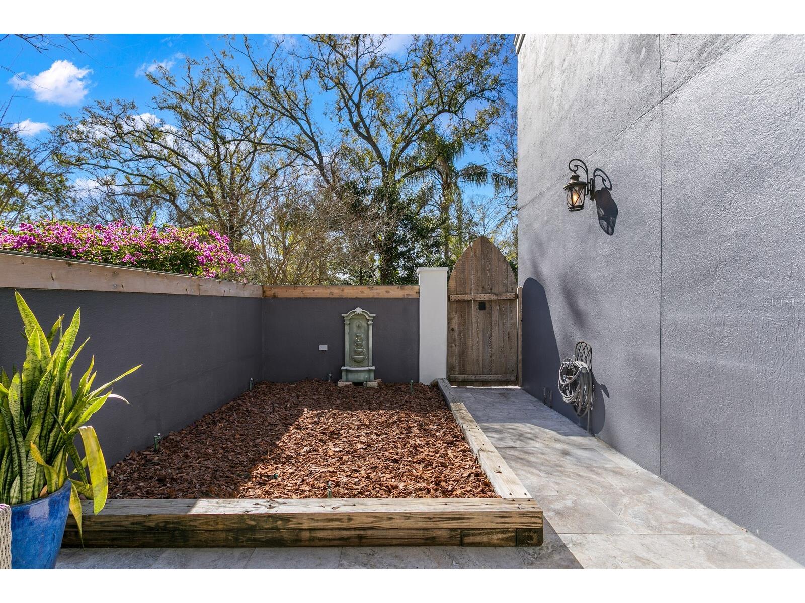 10402 Oakbrook Drive Tampa FL 33618 TB8473311 image73