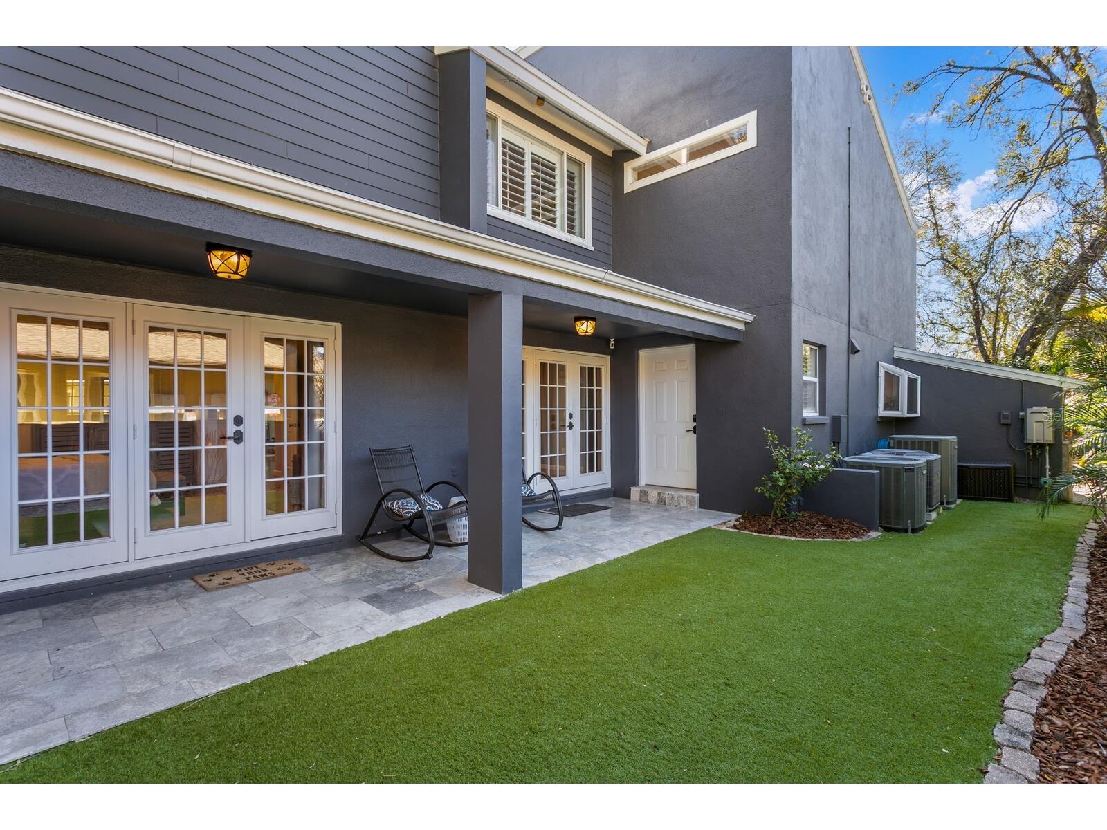 10402 Oakbrook Drive Tampa FL 33618 TB8473311 image75