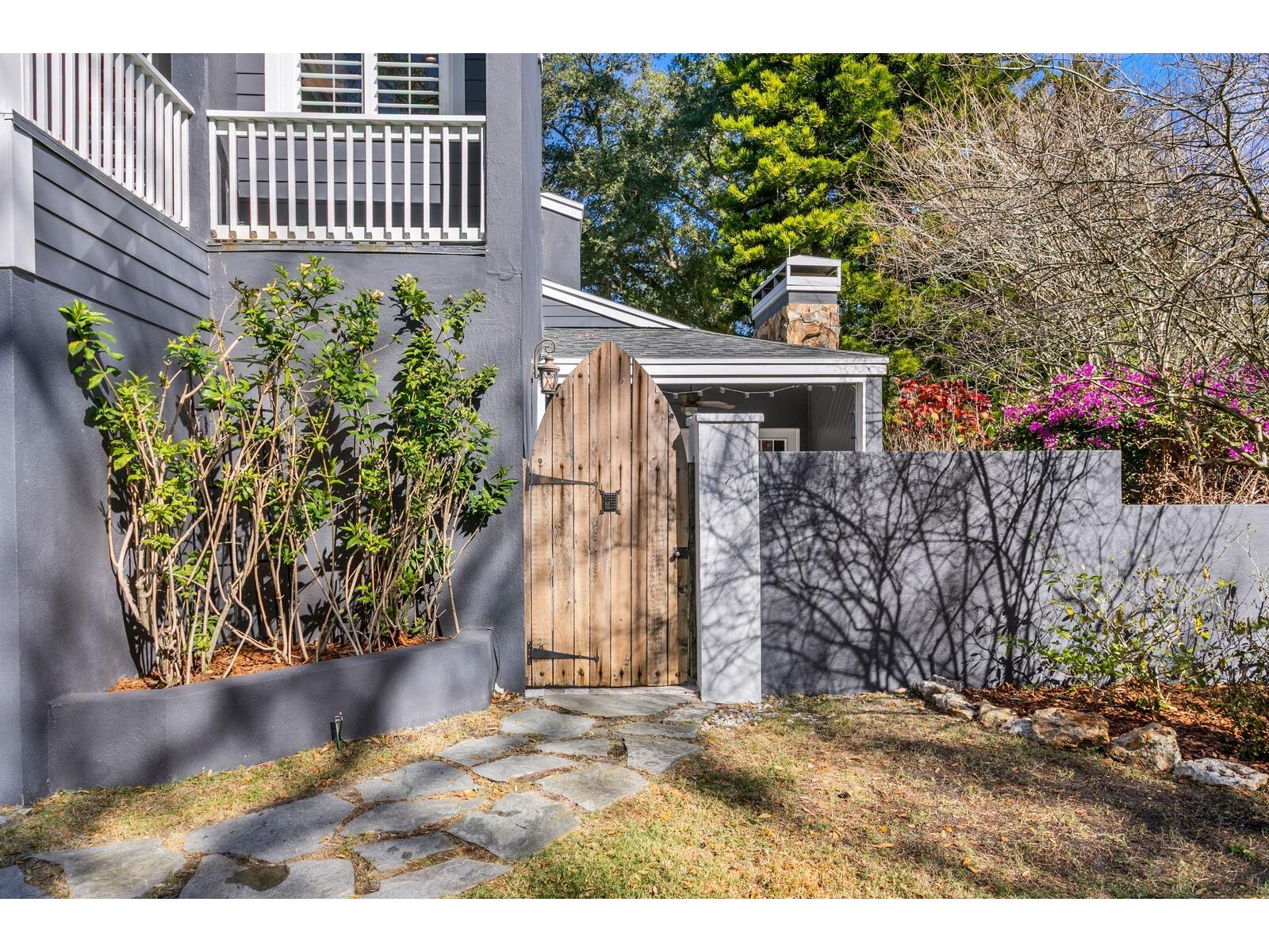 10402 Oakbrook Drive Tampa FL 33618 TB8473311 image86