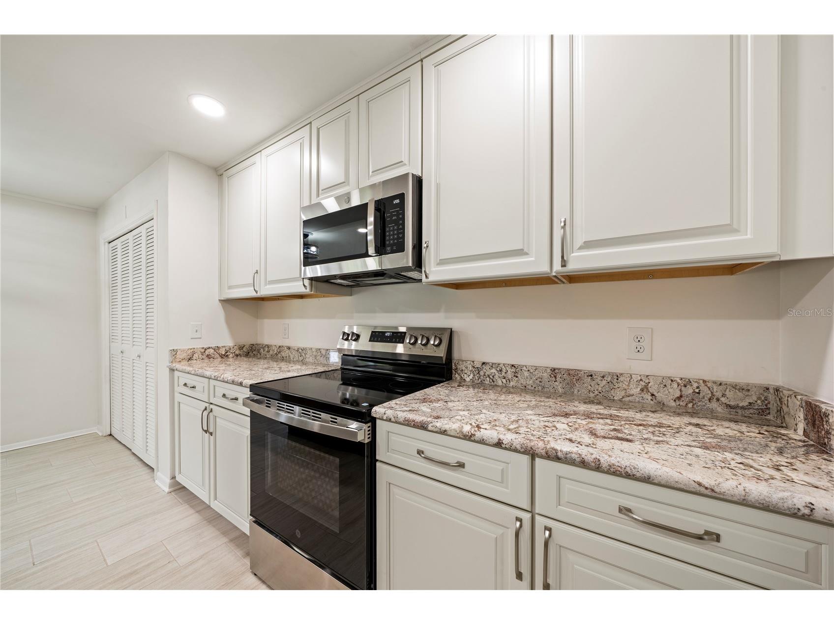 10403 Lake Carroll Way Tampa FL 33618 O6399632 image12