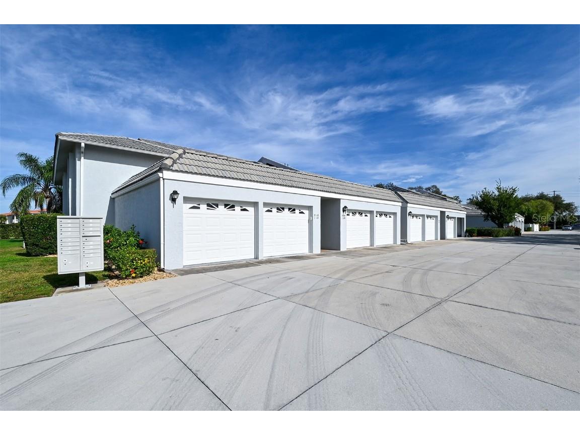 1041 Capri Isles Boulevard #110 Venice FL 34292 A4591166 image1