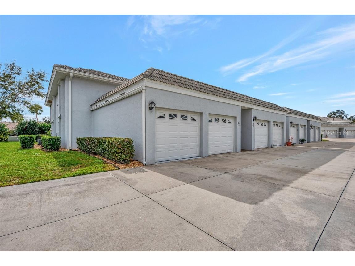 1041 Capri Isles Boulevard #128 Venice FL 34292 A4590496 image1