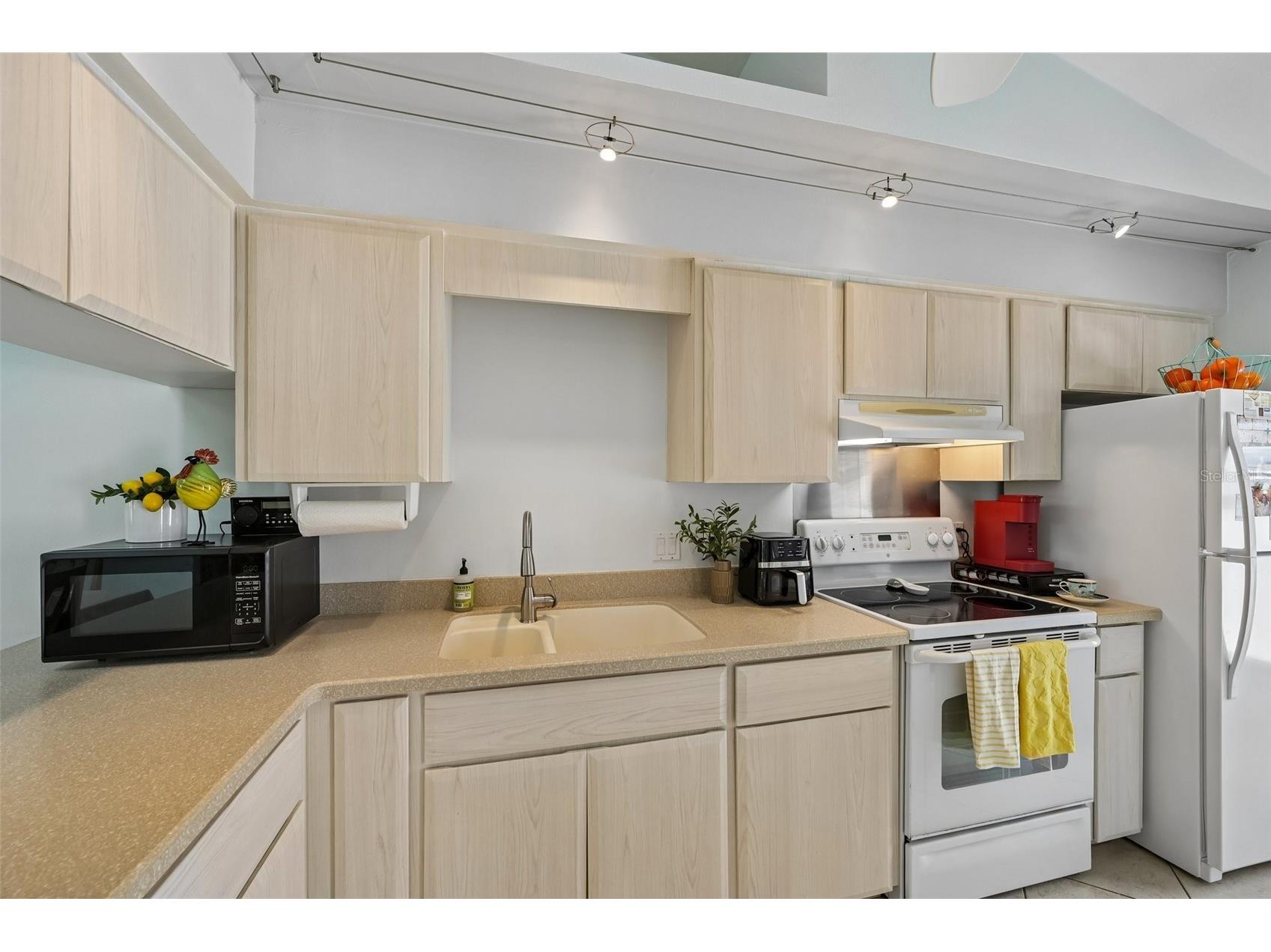 1041 Capri Isles Boulevard #209 Venice FL 34292 A4696593 image12
