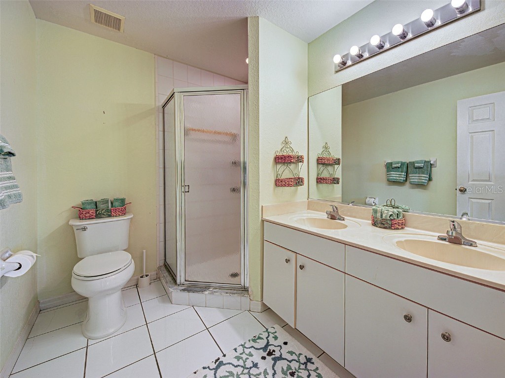 1041 Capri Isles Boulevard #232 Venice FL 34292 A4667210 image16