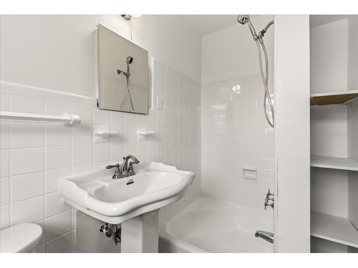 1041 N Thornton Avenue Orlando FL 32803 O6366360 image12