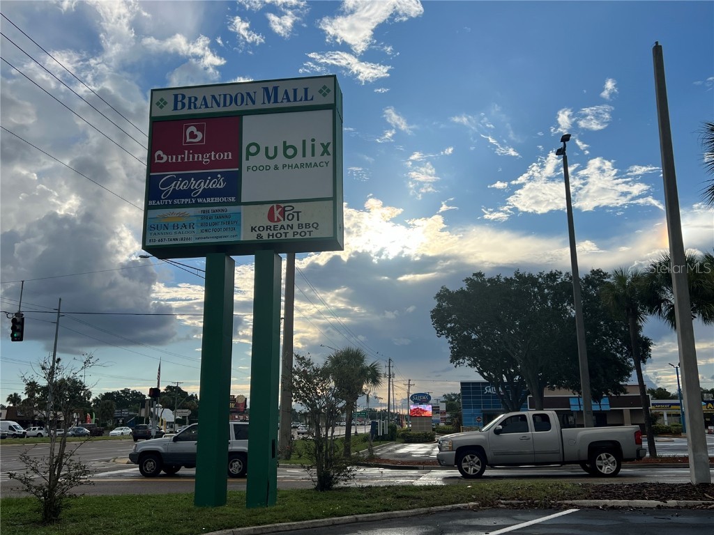 1041 W Brandon Boulevard #1041-1045 Brandon FL 33511 TB8419332 image4