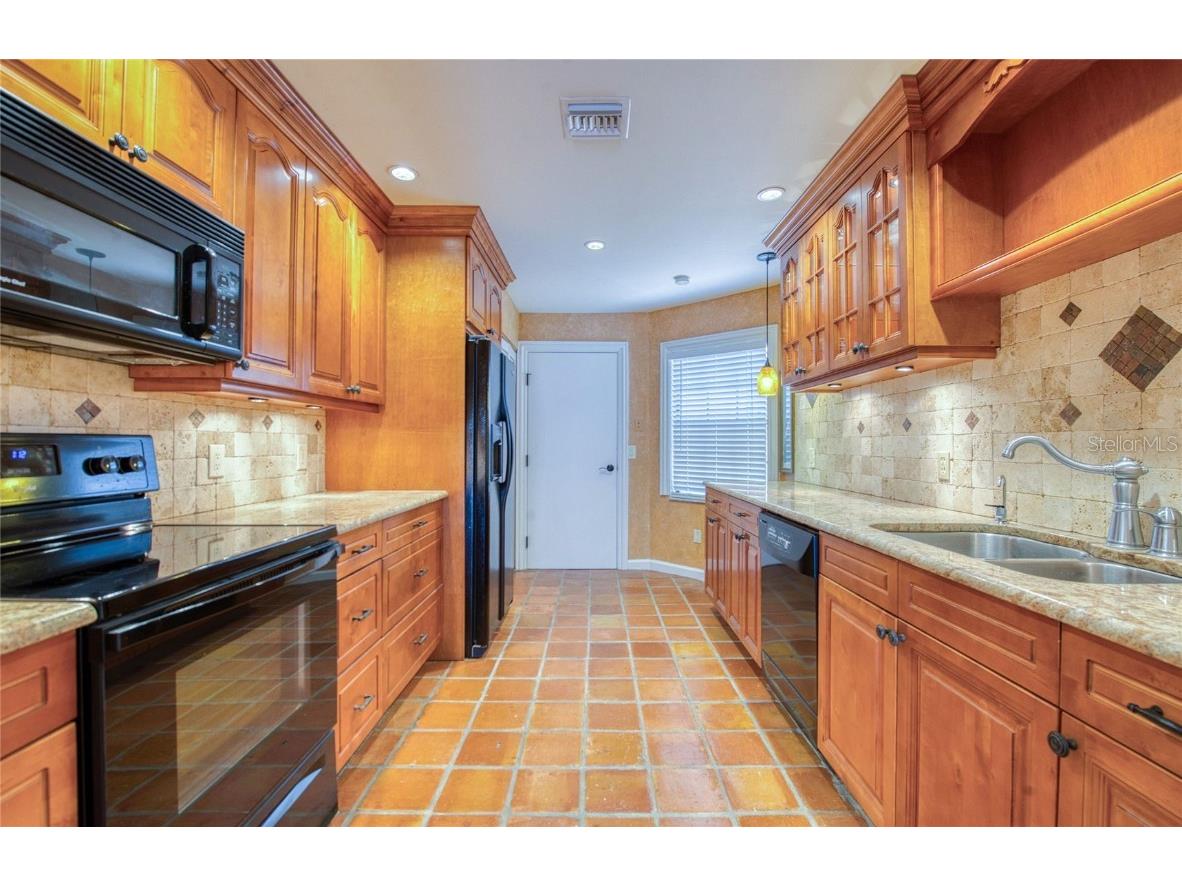 10410 La Mirage Court #104 Tampa FL 33615 TB8407786 image6