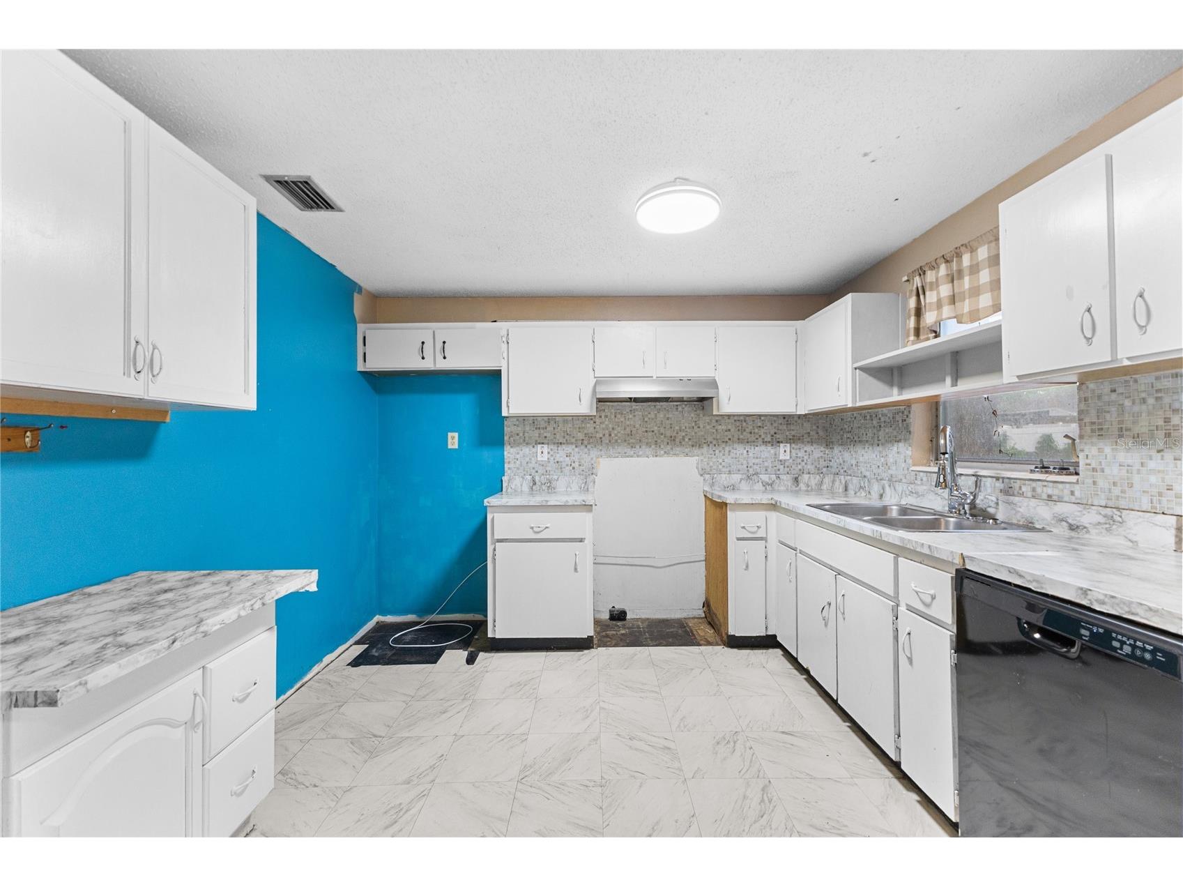 10410 N Central Avenue Tampa FL 33612 TB8525054 image5