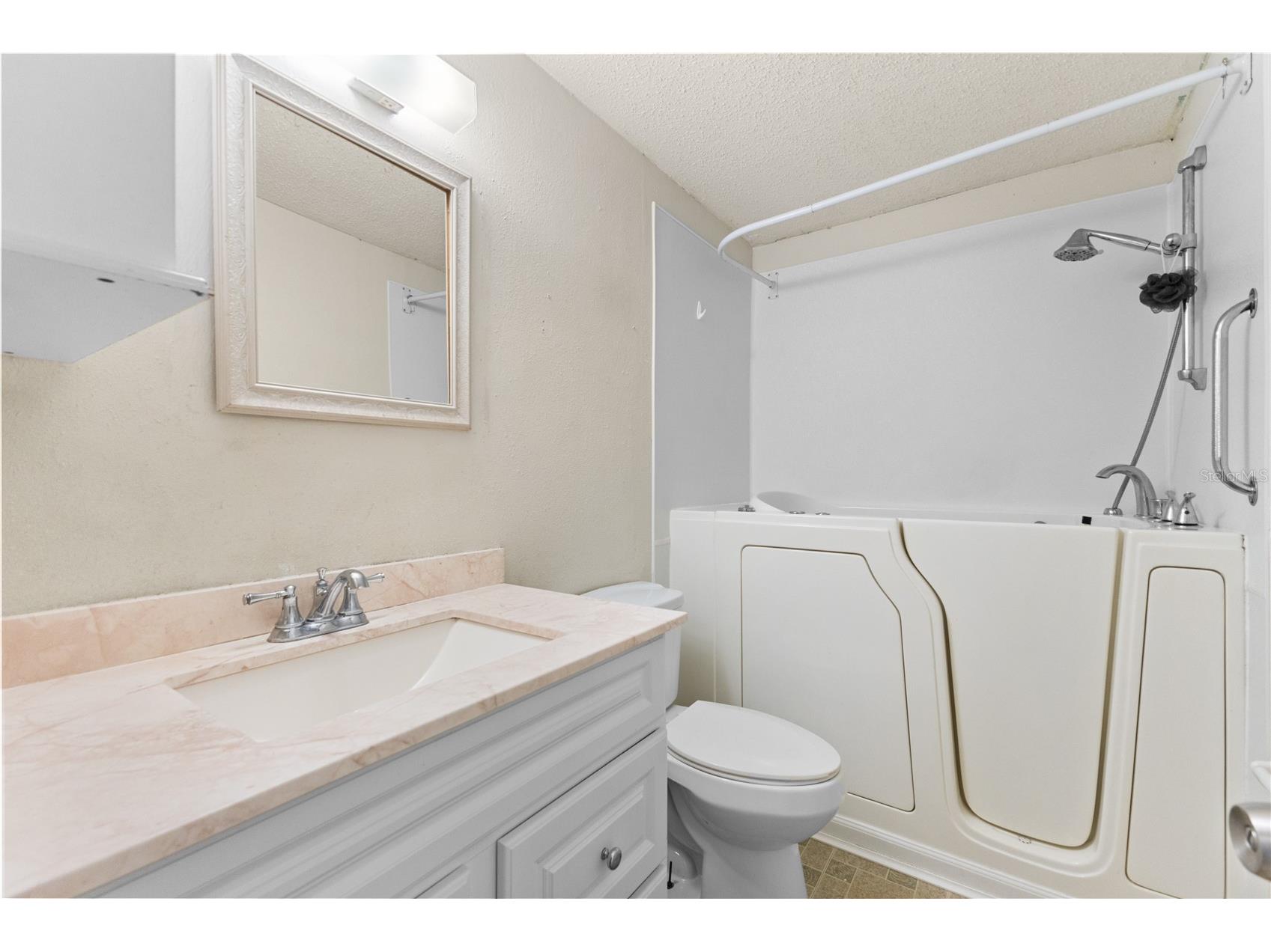 10410 N Central Avenue Tampa FL 33612 TB8525054 image9