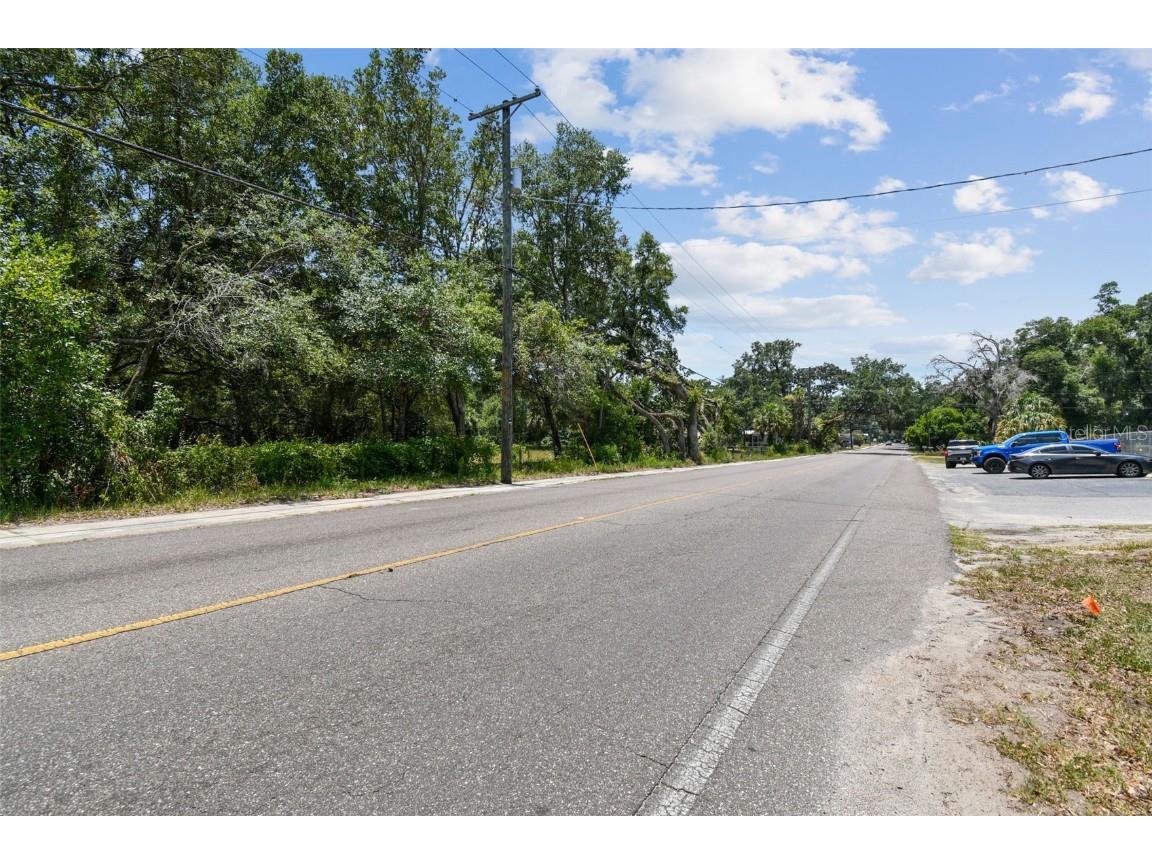 10413 Main Street Thonotosassa FL 33592 T3532576 image18