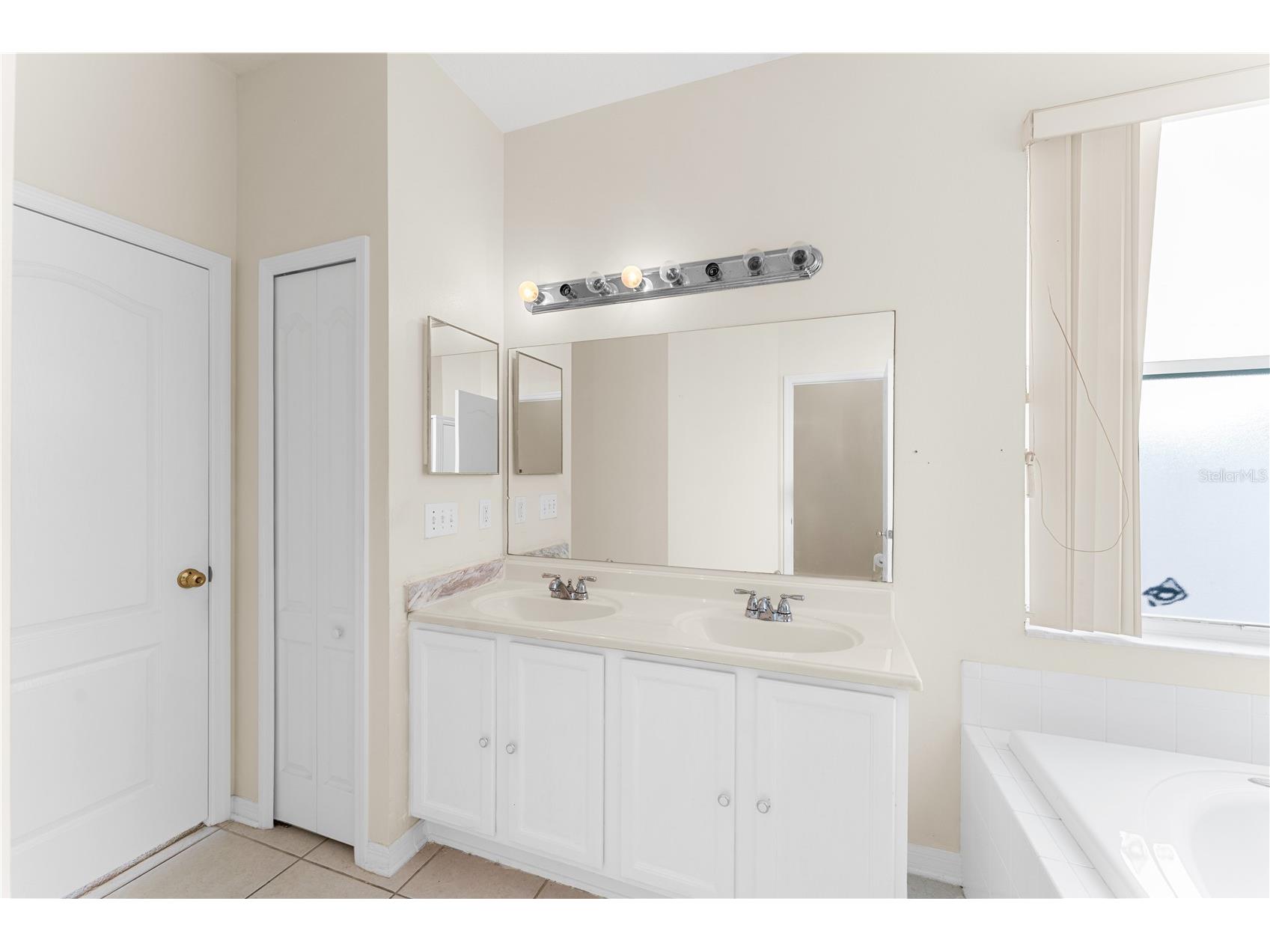 10416 Meadow Spring Drive Tampa FL 33647 TB8479893 image38