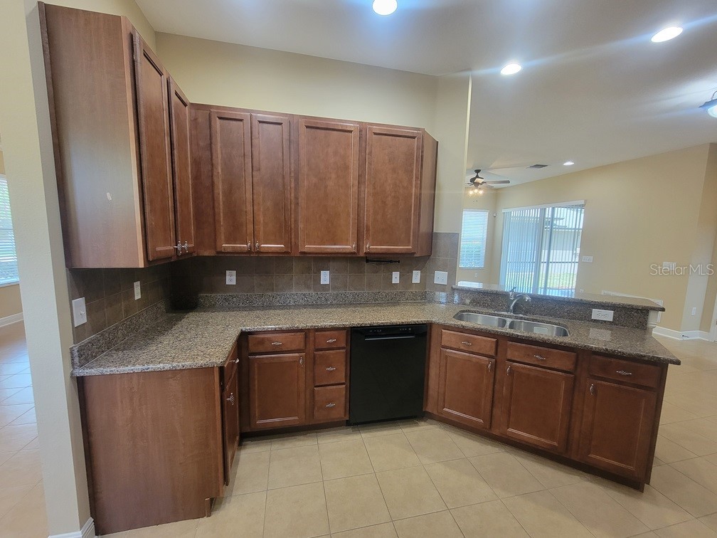 10418 Fenceline Road New Port Richey FL 34655 W7885103 image14