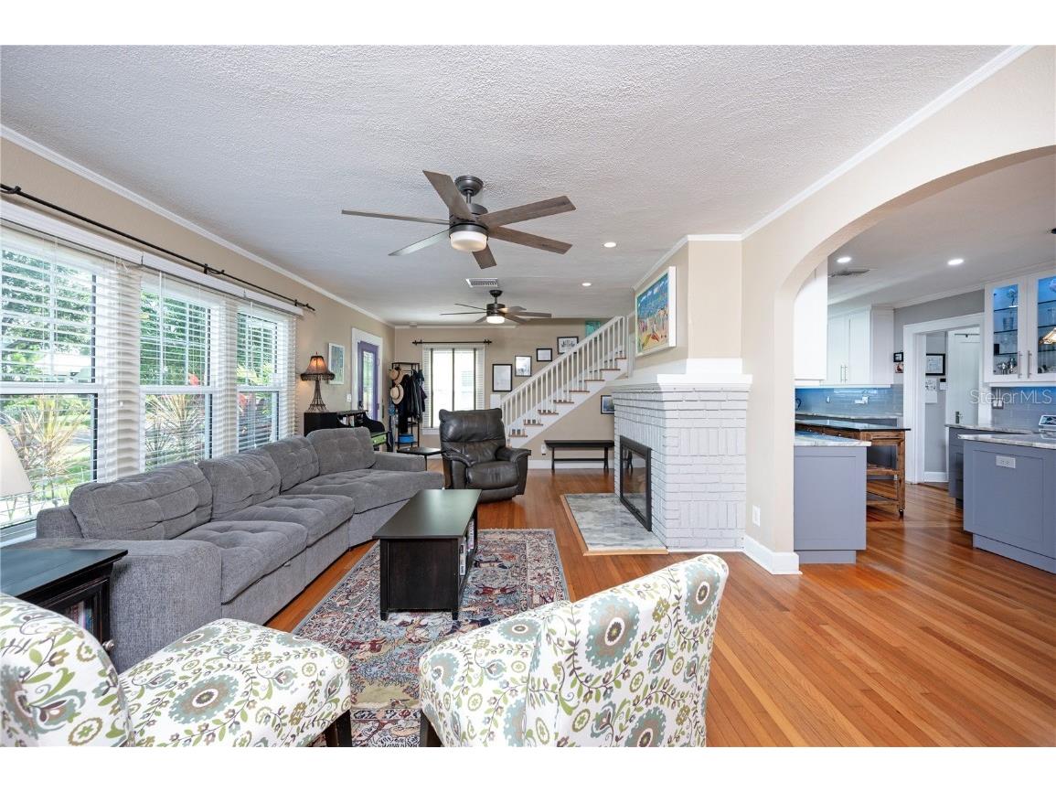 1042 16th Avenue N Saint Petersburg FL 33704 TB8415364 image10