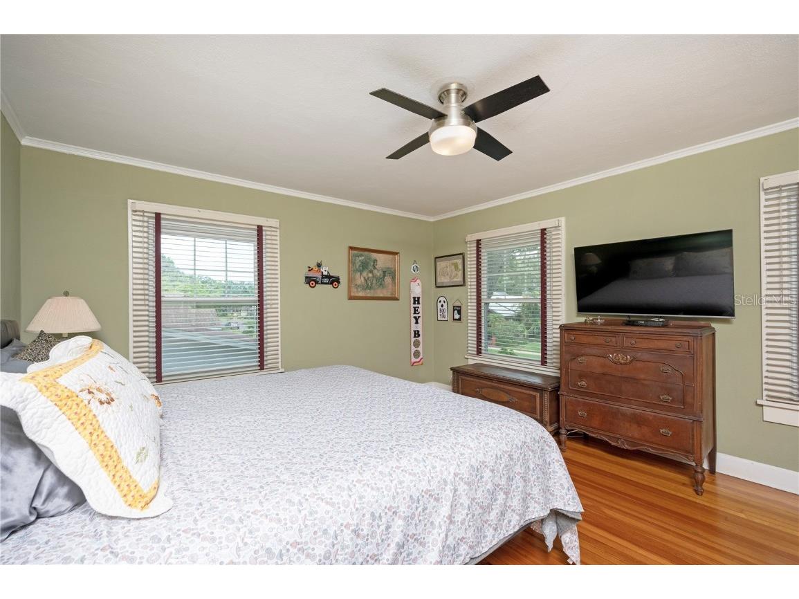 1042 16th Avenue N Saint Petersburg FL 33704 TB8415364 image21