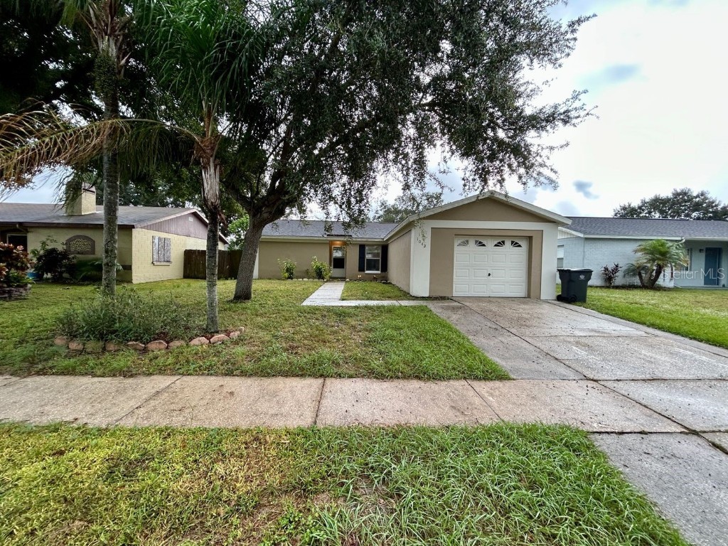 1042 Axlewood Circle Brandon FL 33511 TB8457386 image1