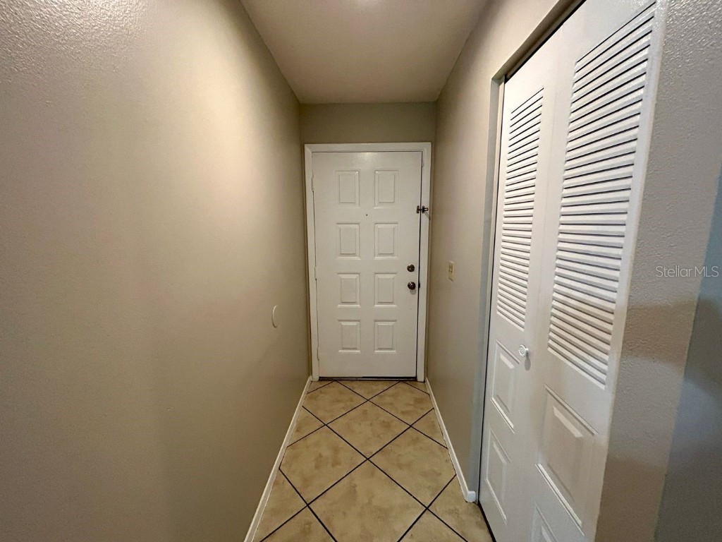 1042 Axlewood Circle Brandon FL 33511 TB8457386 image2