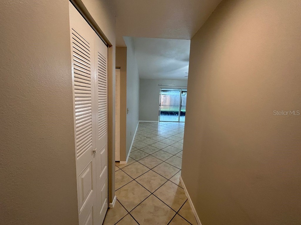 1042 Axlewood Circle Brandon FL 33511 TB8457386 image3