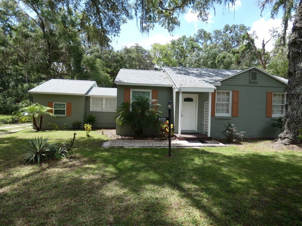 1042 Howell Avenue Brooksville FL 34601 W7876312 image1