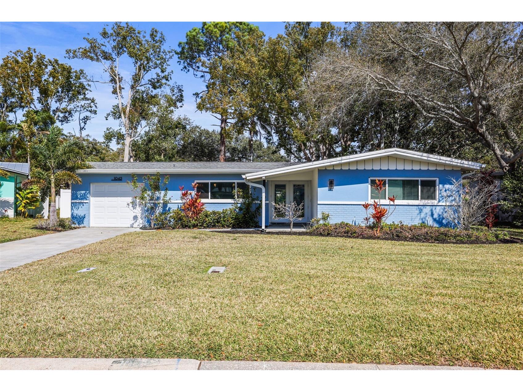 1042 Idlewild Drive N Dunedin FL 34698 TB8477858 image1