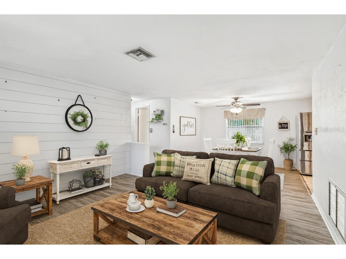 1042 Saxon Lane Holiday FL 34691 W7878369 image4