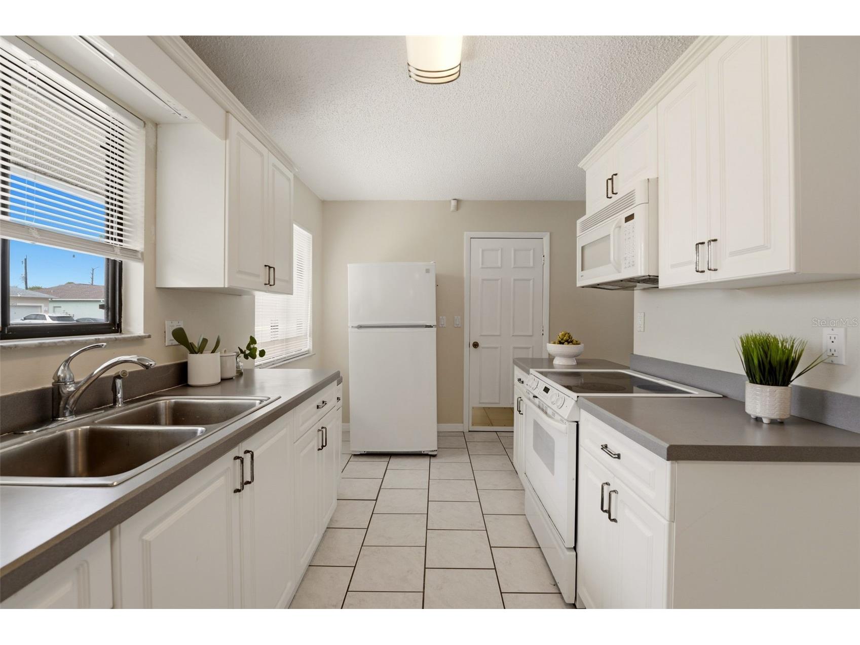 10421 Chablis Avenue Englewood FL 34224 D6145065 image6
